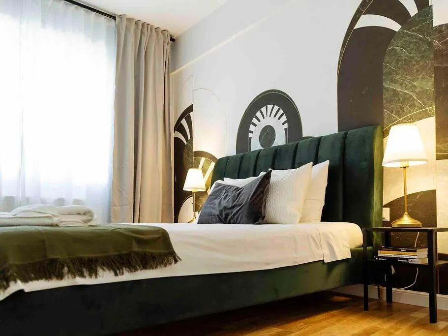 아파트 Sunny Large Flat - Top Location - Charming Balcony 부쿠레슈티
