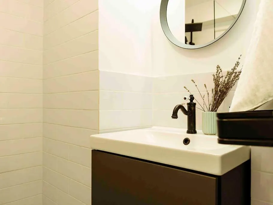 아파트 Sunny Large Flat - Top Location - Charming Balcony 부쿠레슈티