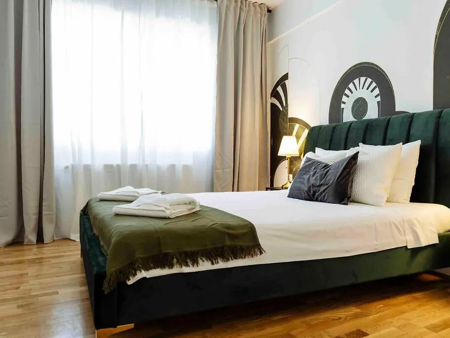 Sunny Large Flat - Top Location - Charming Balcony 부쿠레슈티 0*,