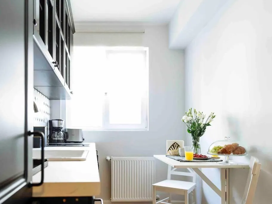Sunny Large Flat - Top Location - Charming Balcony Bucarest 0*,