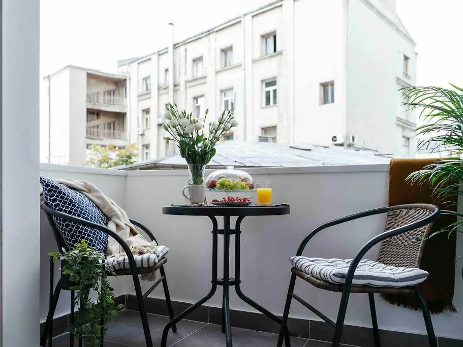 Appartement Sunny Large Flat - Top Location - Charming Balcony Bucarest
