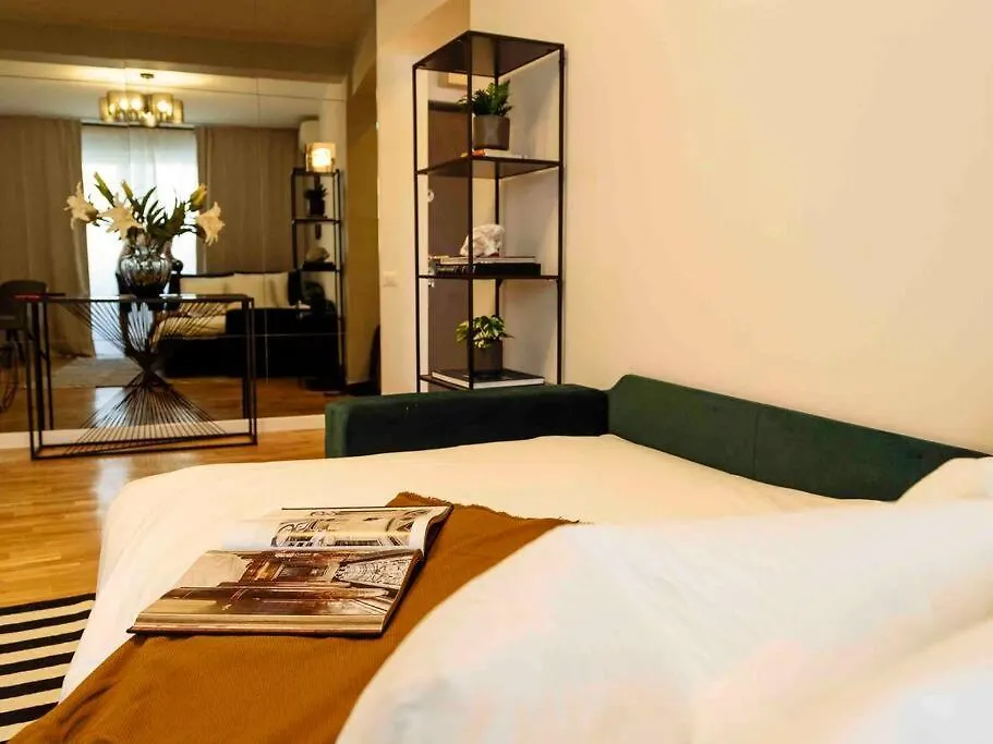 Sunny Large Flat - Top Location - Charming Balcony Bucarest 0*,