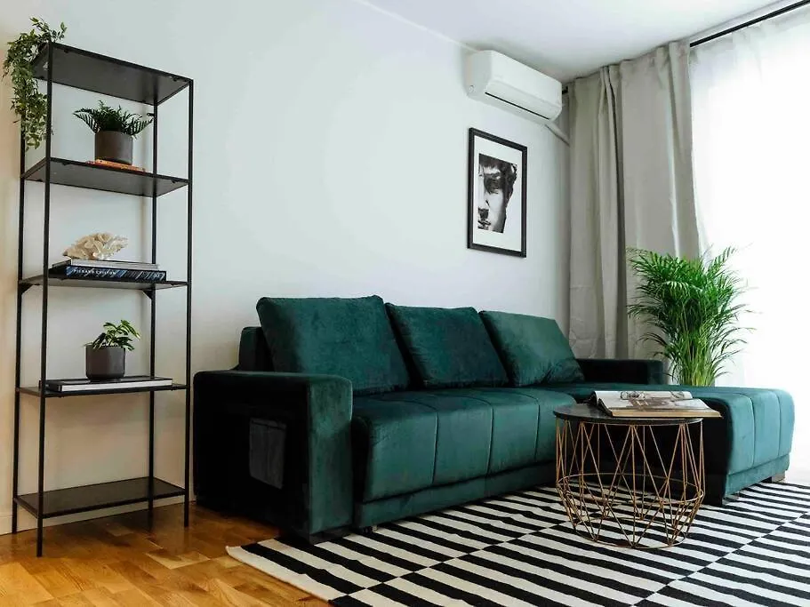 Sunny Large Flat - Top Location - Charming Balcony Bucarest 0*,  Roumanie