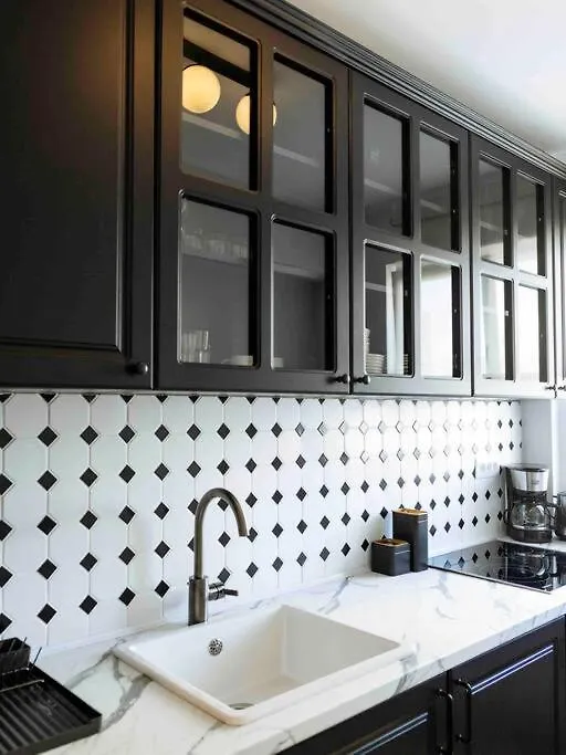 Appartement Sunny Large Flat - Top Location - Charming Balcony Bucarest