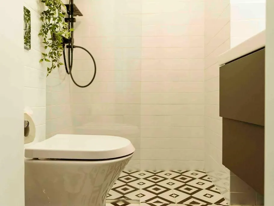 Sunny Large Flat - Top Location - Charming Balcony Bucarest Appartement